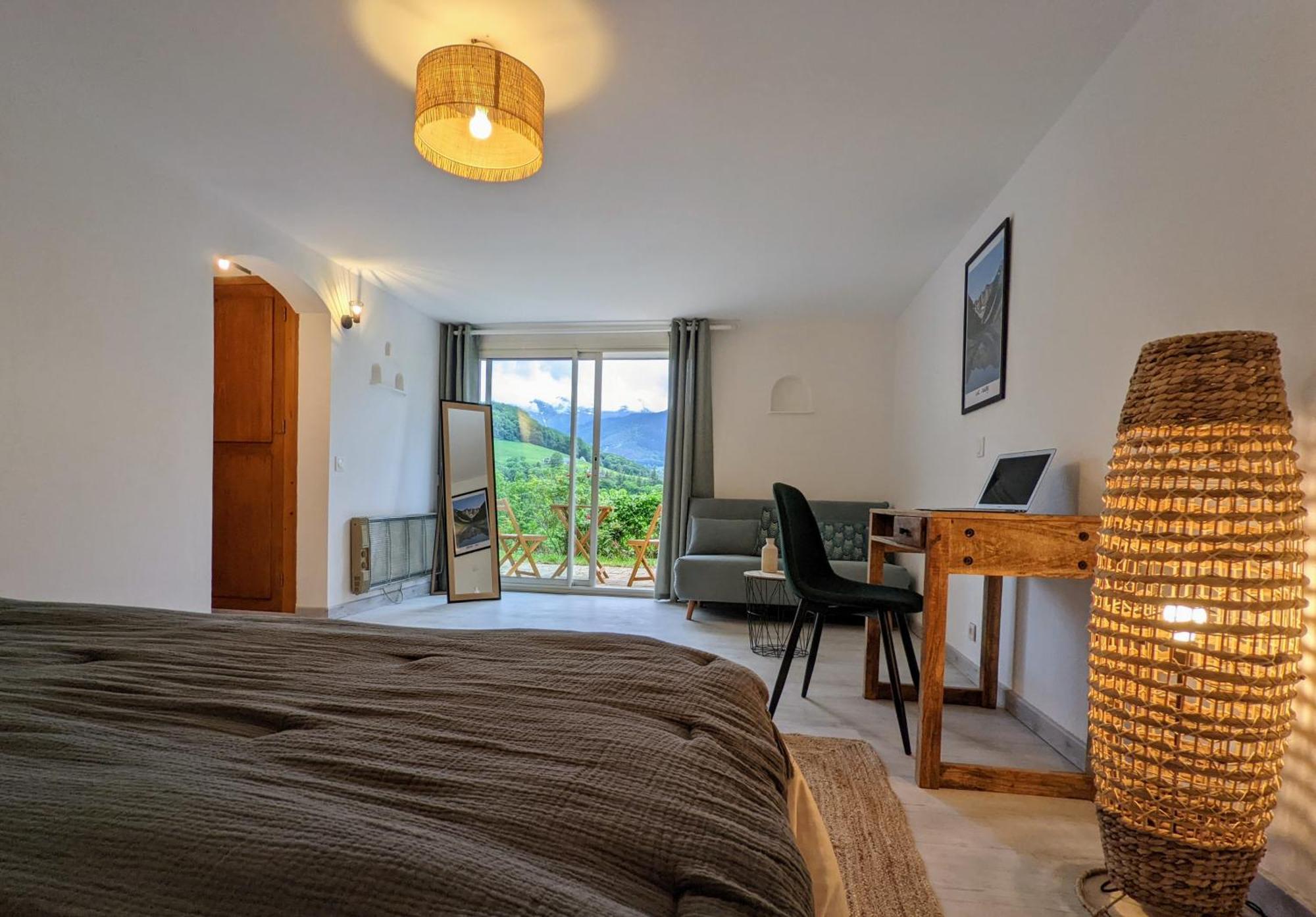 La Bigourdane Grand Gite Confortable & Spa Campan Exterior photo