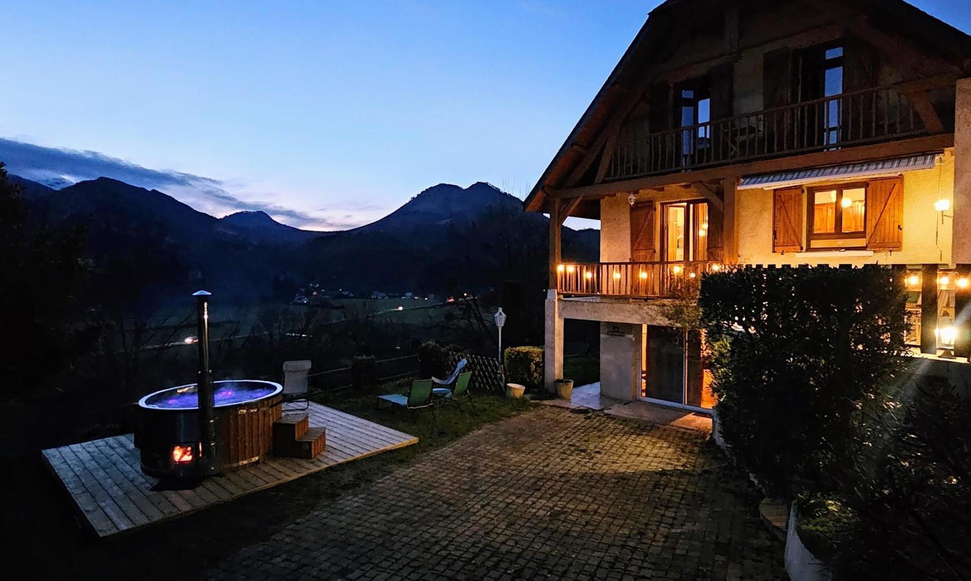 La Bigourdane Grand Gite Confortable & Spa Campan Exterior photo
