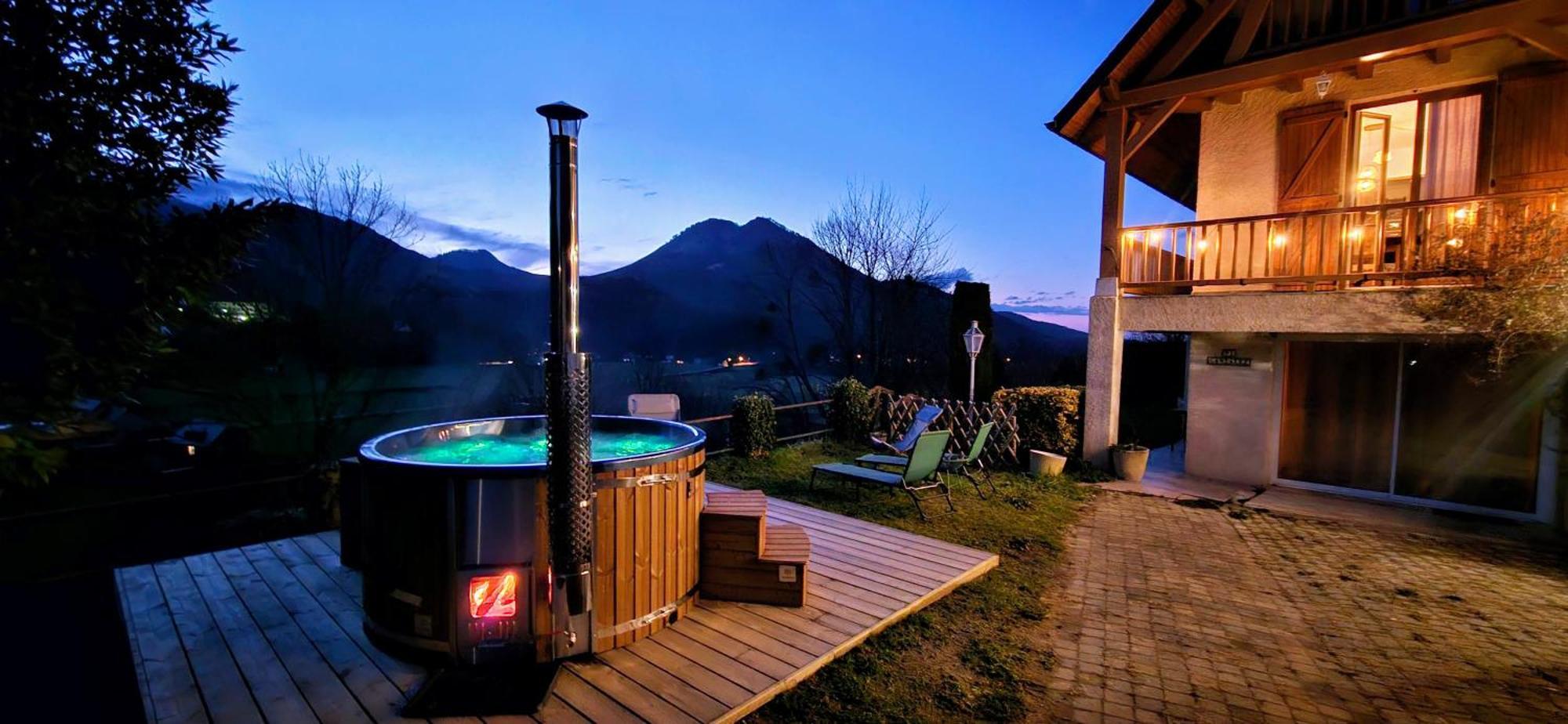 La Bigourdane Grand Gite Confortable & Spa Campan Exterior photo